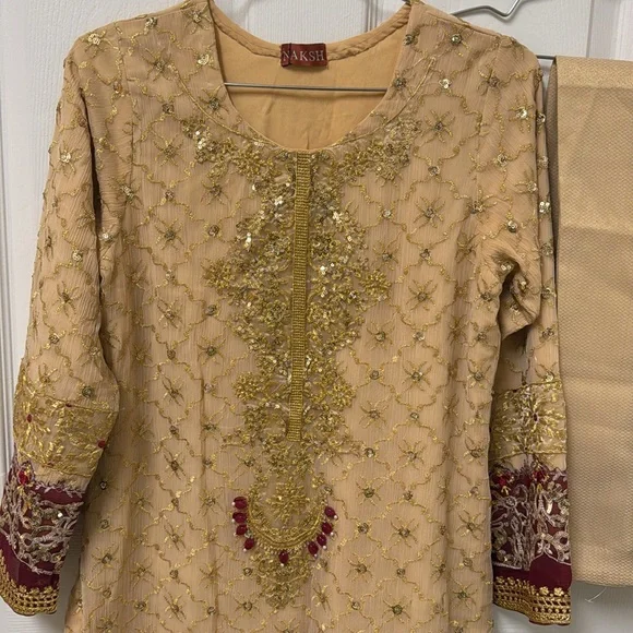 New Pakistani Indian Ethnic wedding EiD party shalwar kameez maroon & gold #589 - Picture 10 of 10